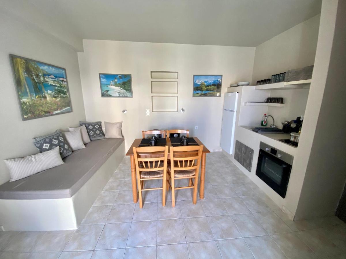 Pelagias Apartments Agia Efimia ภายนอก รูปภาพ